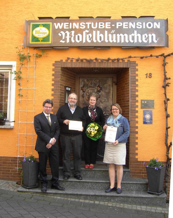 Weinstube Pension Moselbluemchen Zeltingen-Rachtig Buitenkant foto